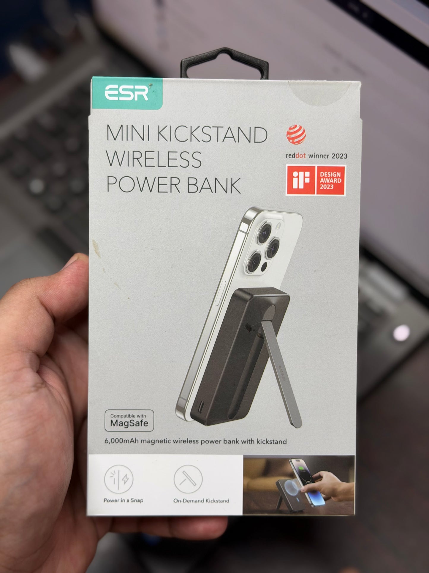 ESR MagSafe Kickstand Wireless Power Bank