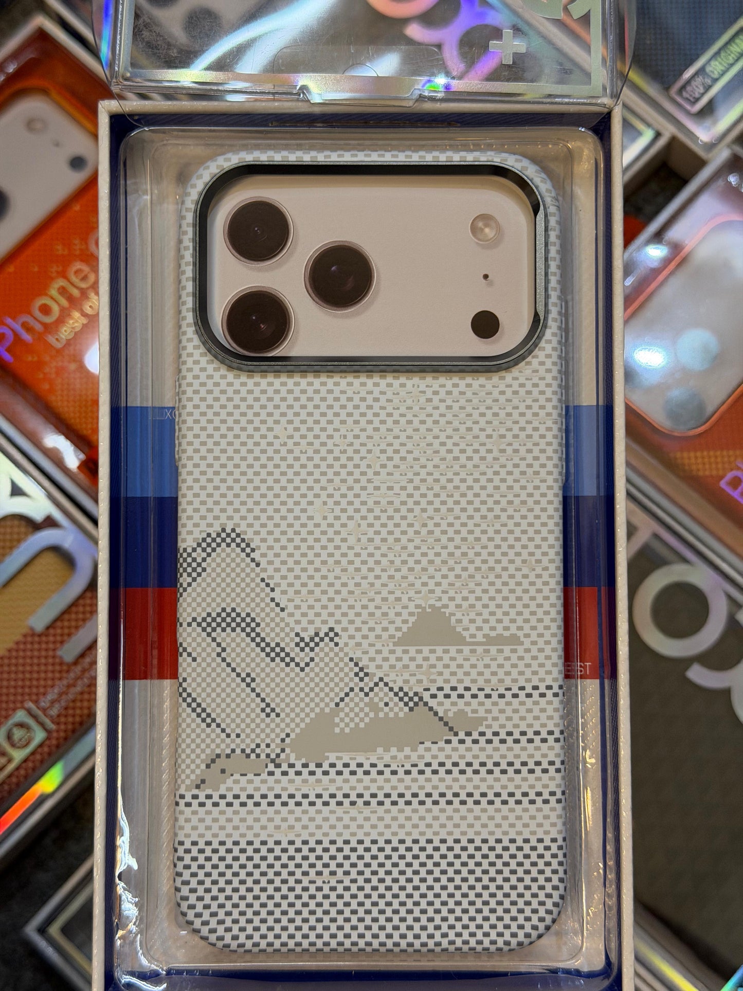 Luxo Carbon Fibre Kevlar For Silver iPhone 17 series