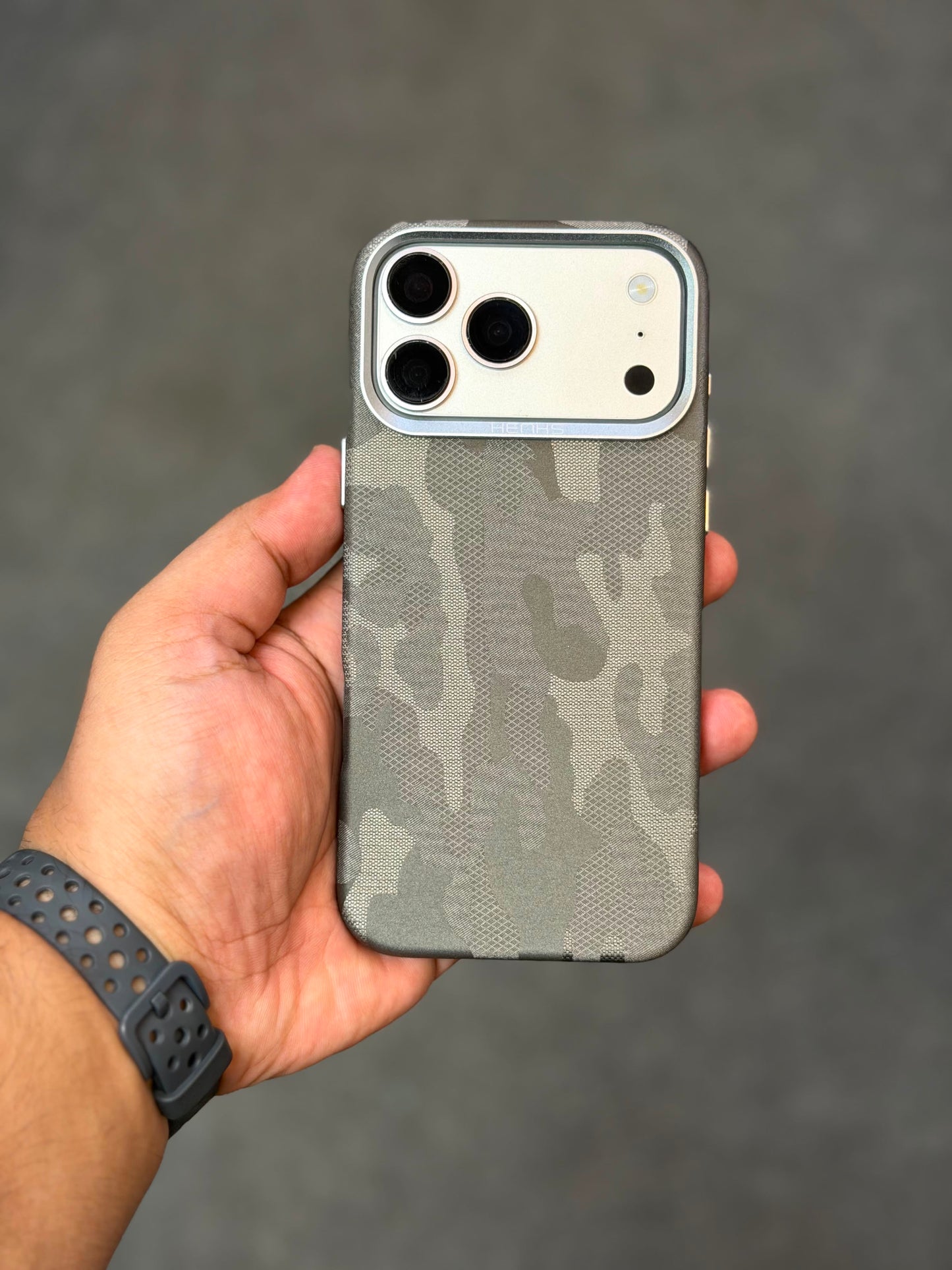 HENKS CAMO MagSafe Leather Case