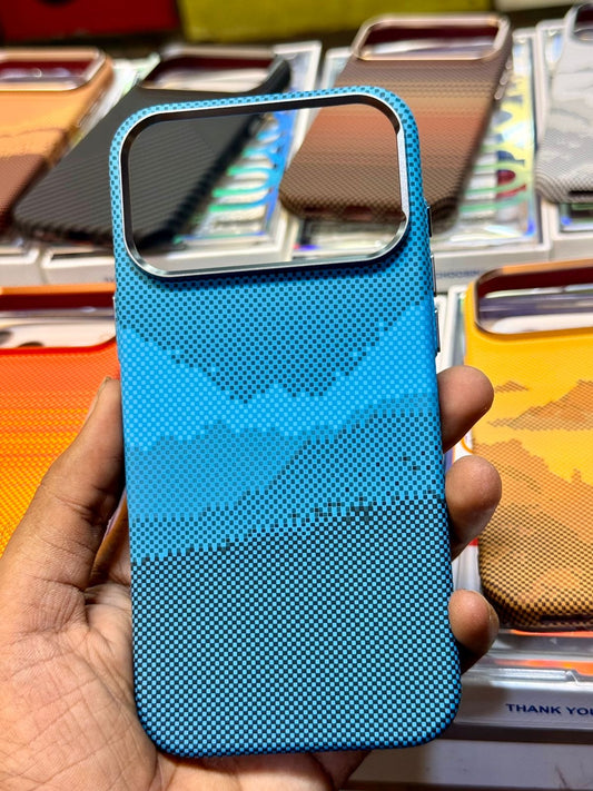 Blue Mountain Carbon Fibre With MagSafe LUXO 17 Pro Max