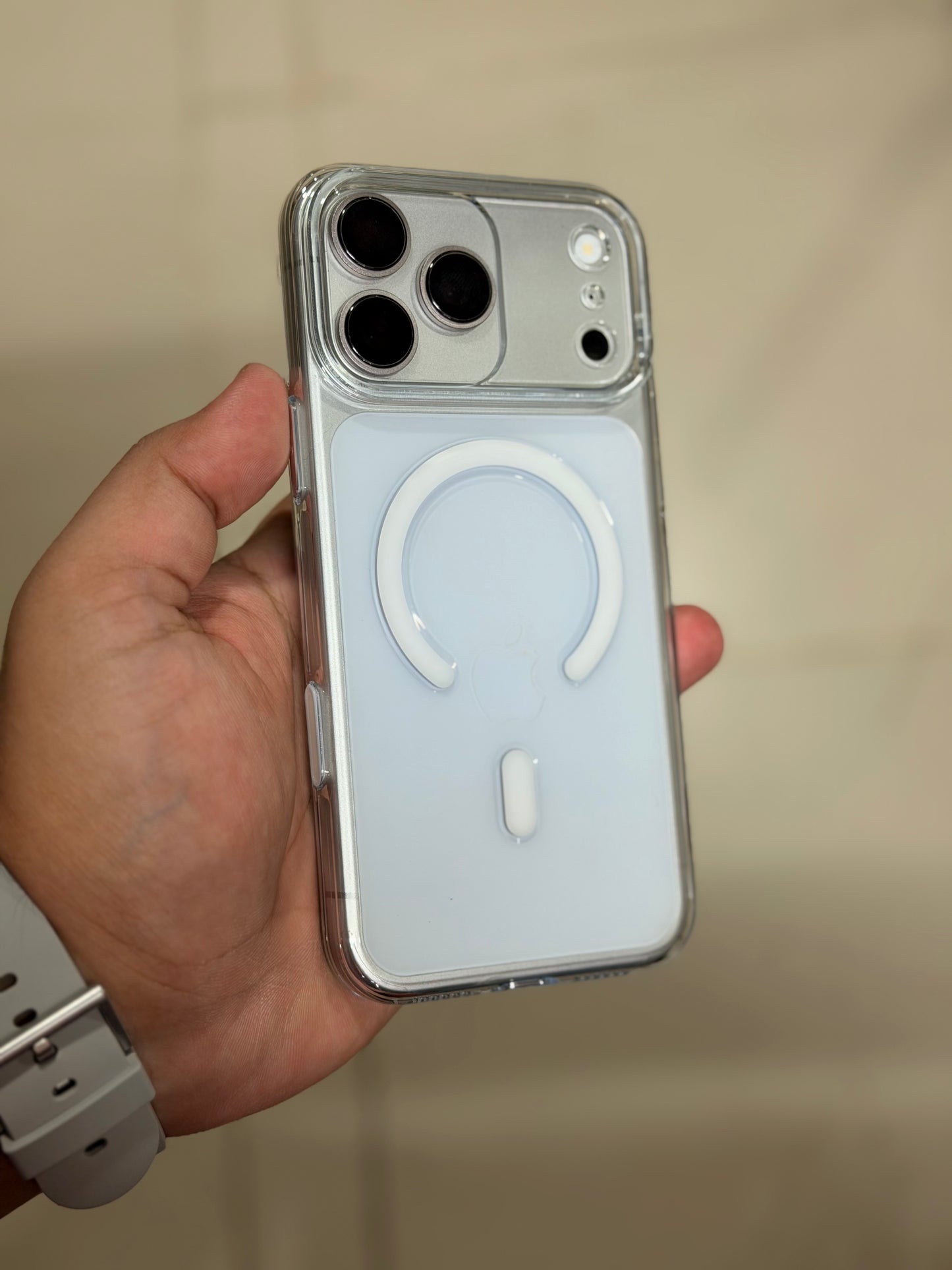 Non-Yellowing Clear MagSafe Case for 17 Series