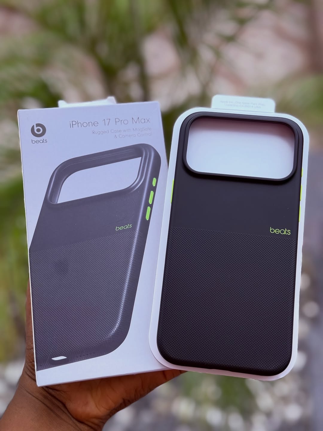 BEATS Rugged MagSafe Case iPhone 17 series