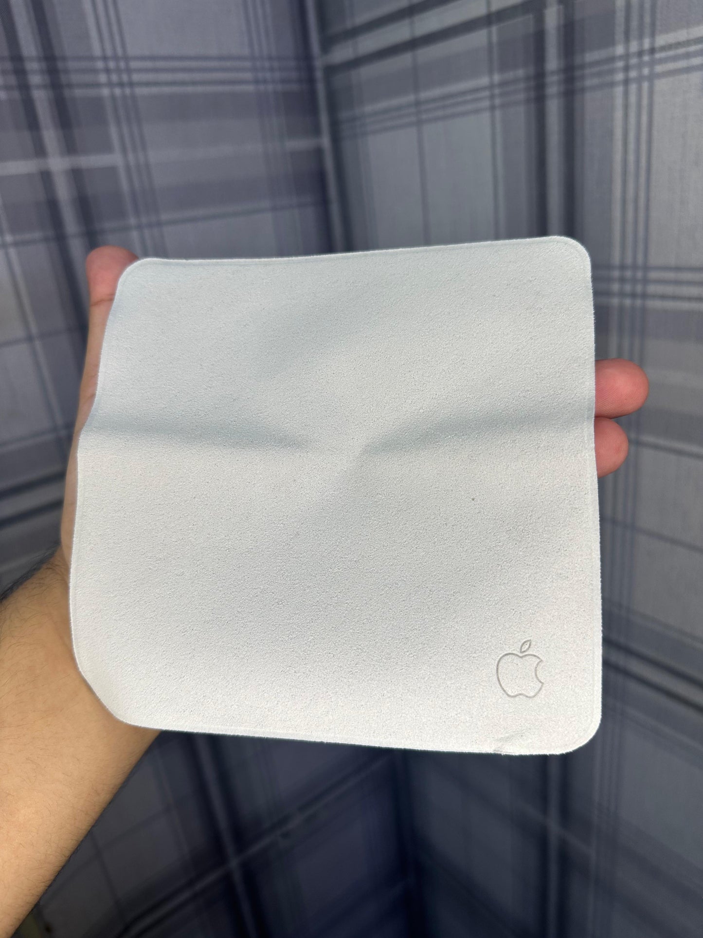 Apple polishing cloth 1:1 same as original with Apple logo embossed