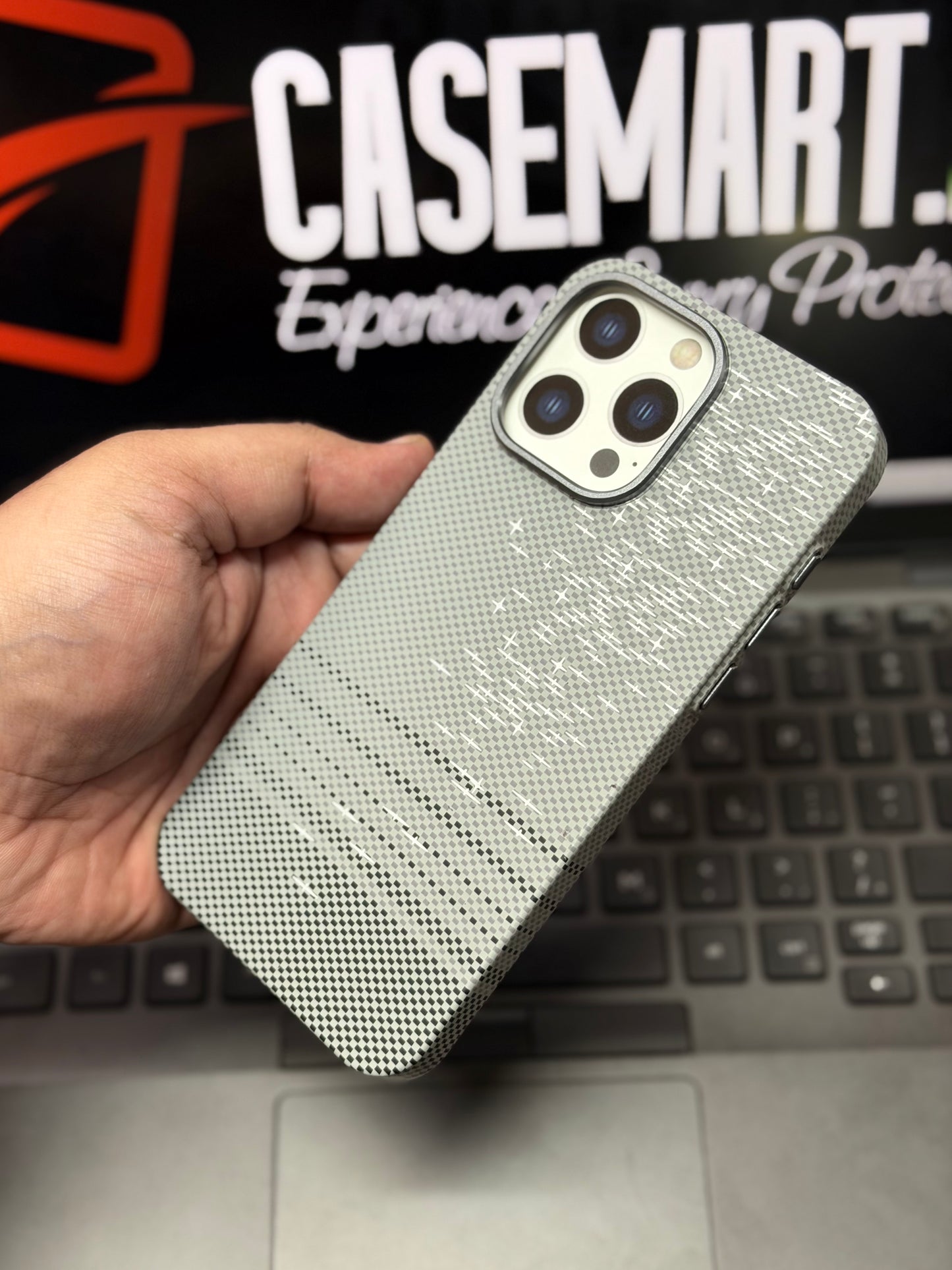 PITAKA GALAXY CARBON FIBRE KEVLAR CASE WITH MAGSAFE