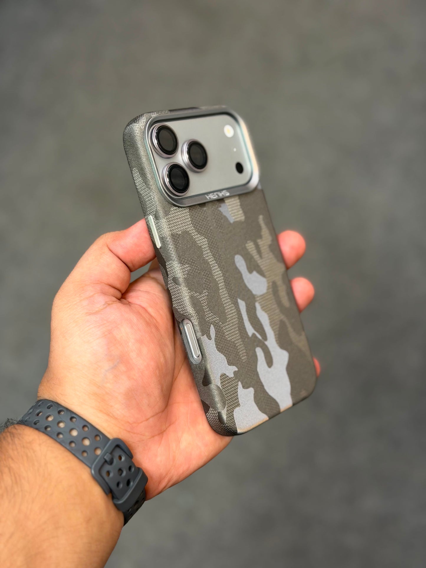 HENKS CAMO MagSafe Leather Case