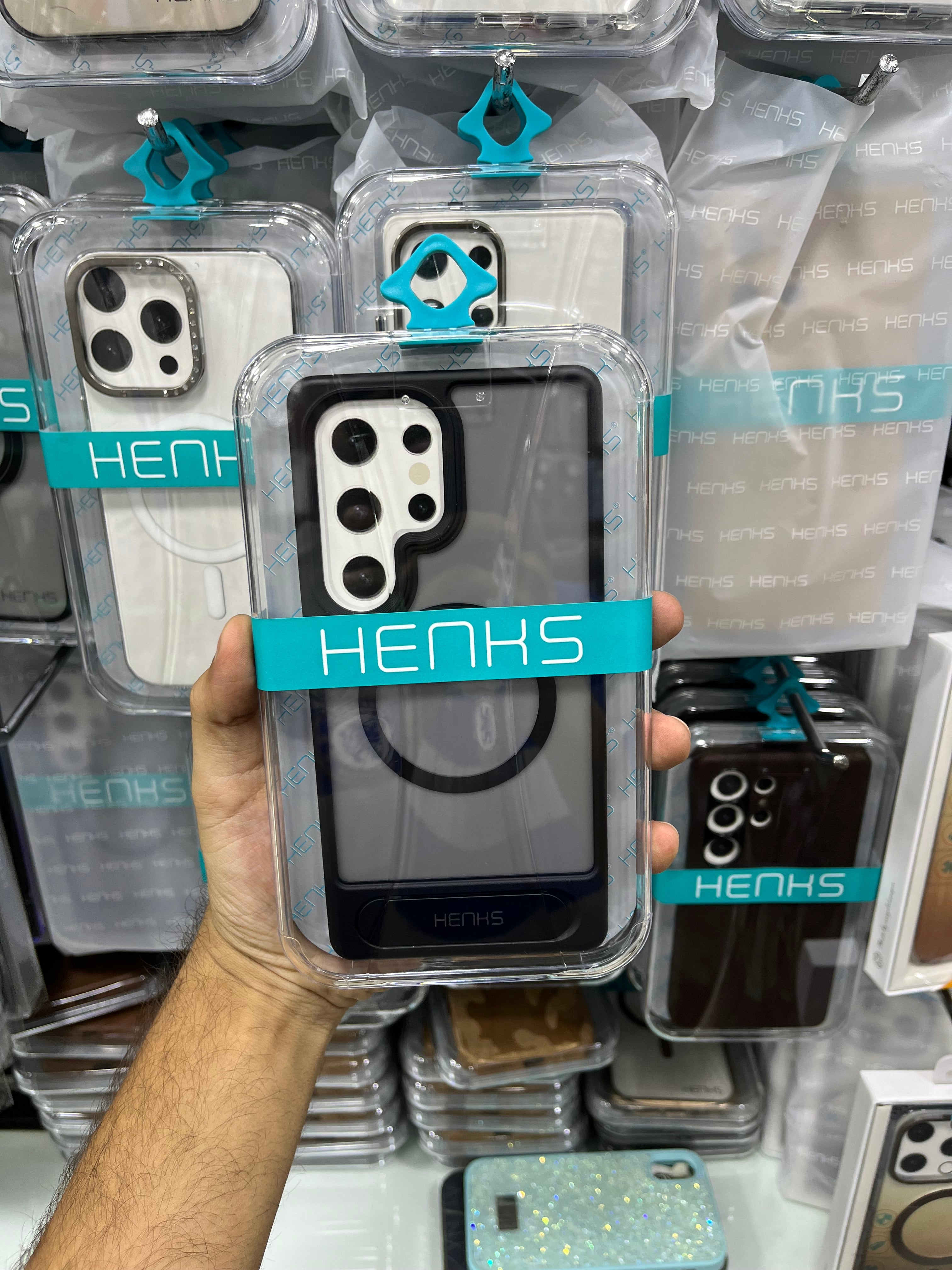 Henks matte MagSafe stand case for Samsung s25 ultra