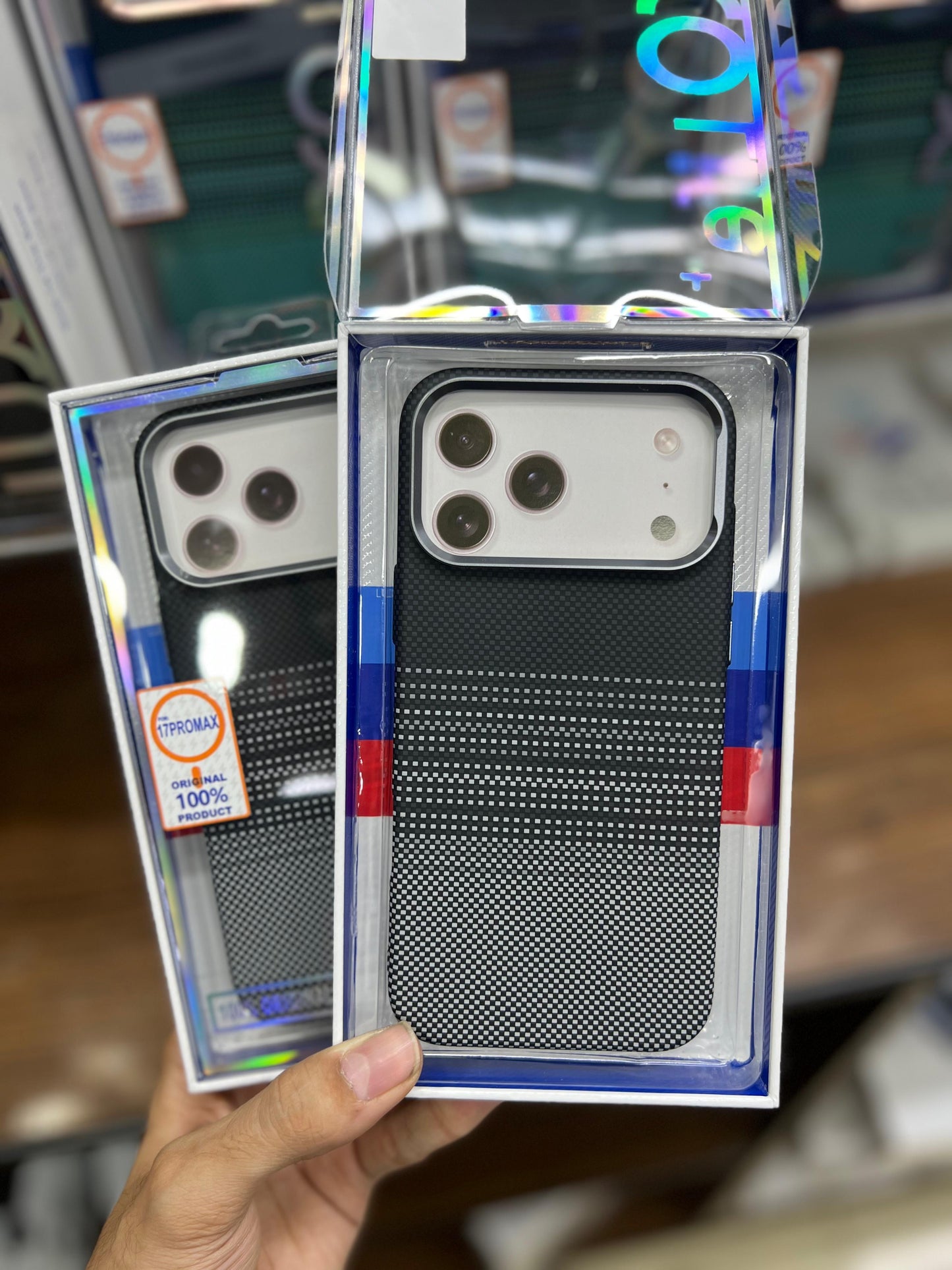 Black Lines Carbon Fibre With MagSafe LUXO 17 Series