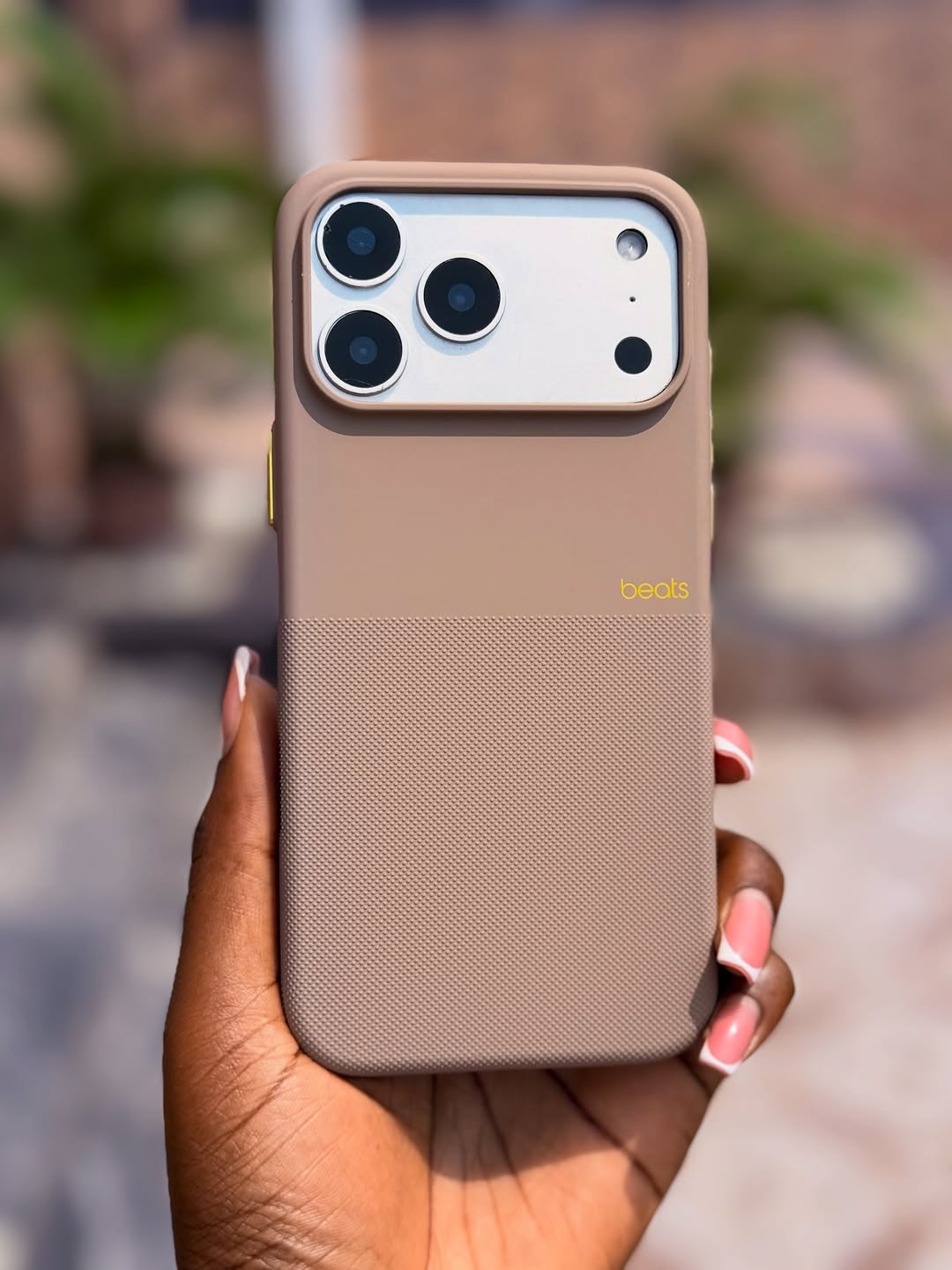 BEATS Rugged MagSafe Case iPhone 17 series