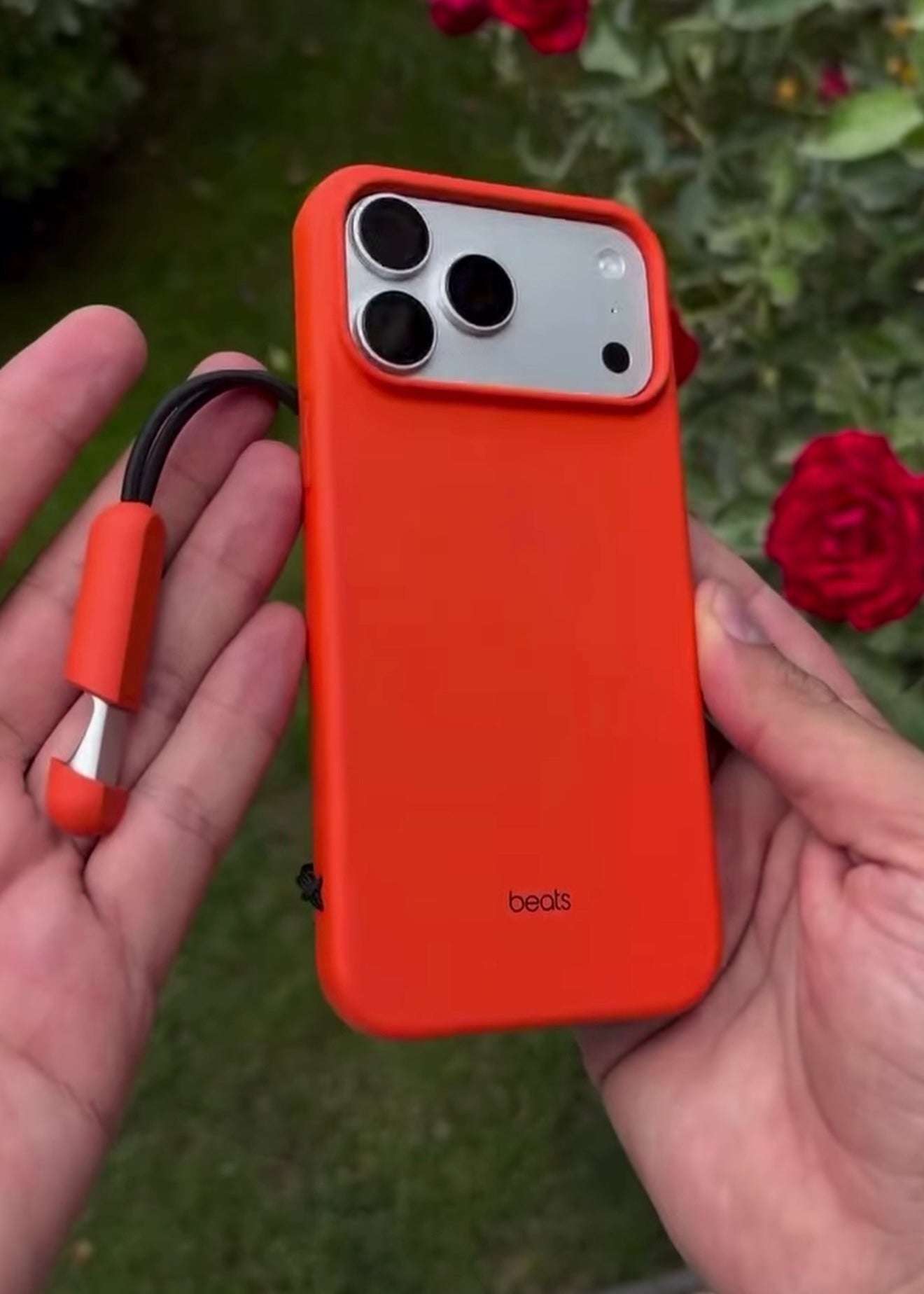 BEATS Kickstand MagSafe Case iPhone 17 series
