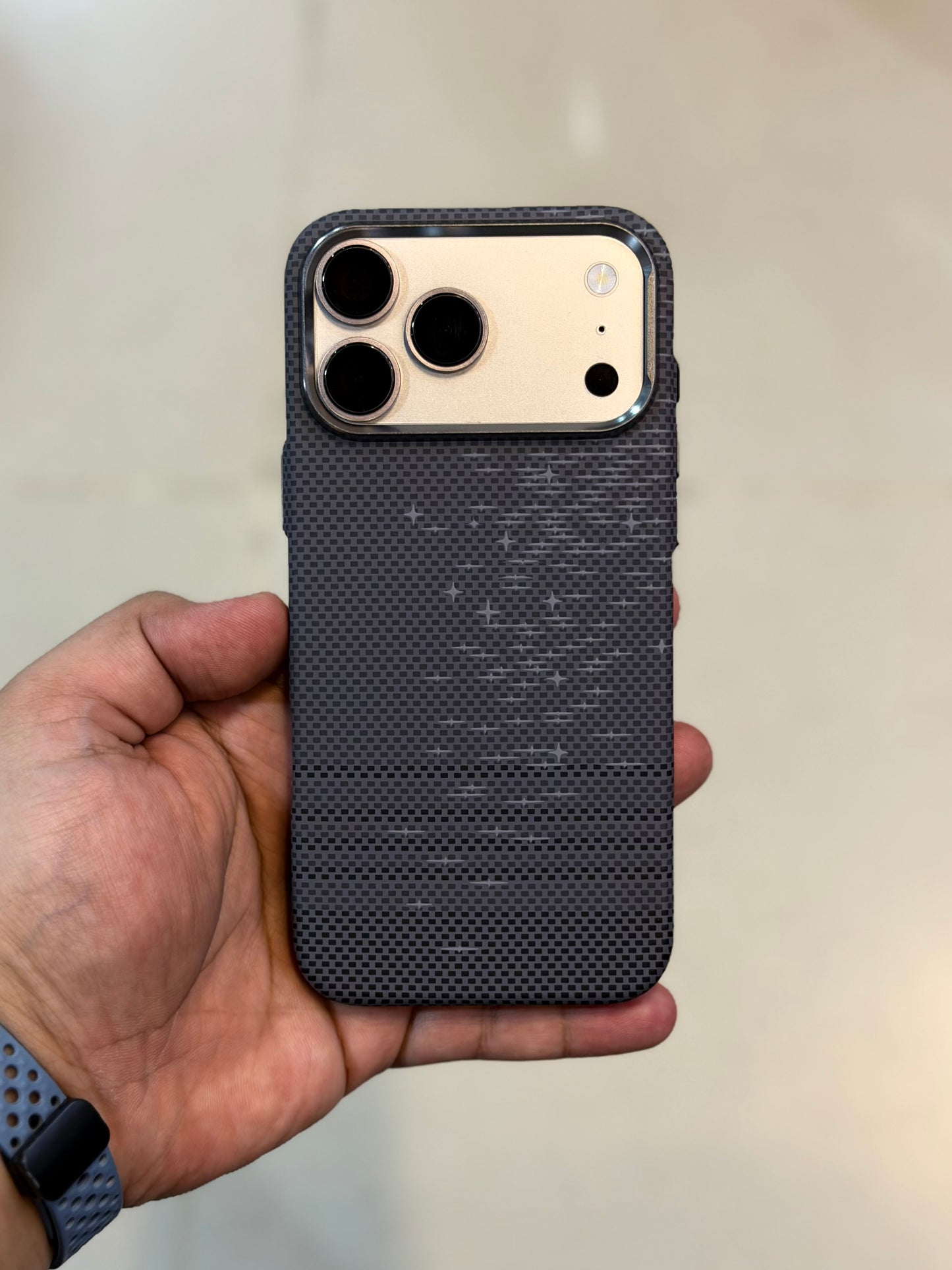 GLINT LUXO - MagSafe Carbon Fibre For 17 Pro Max