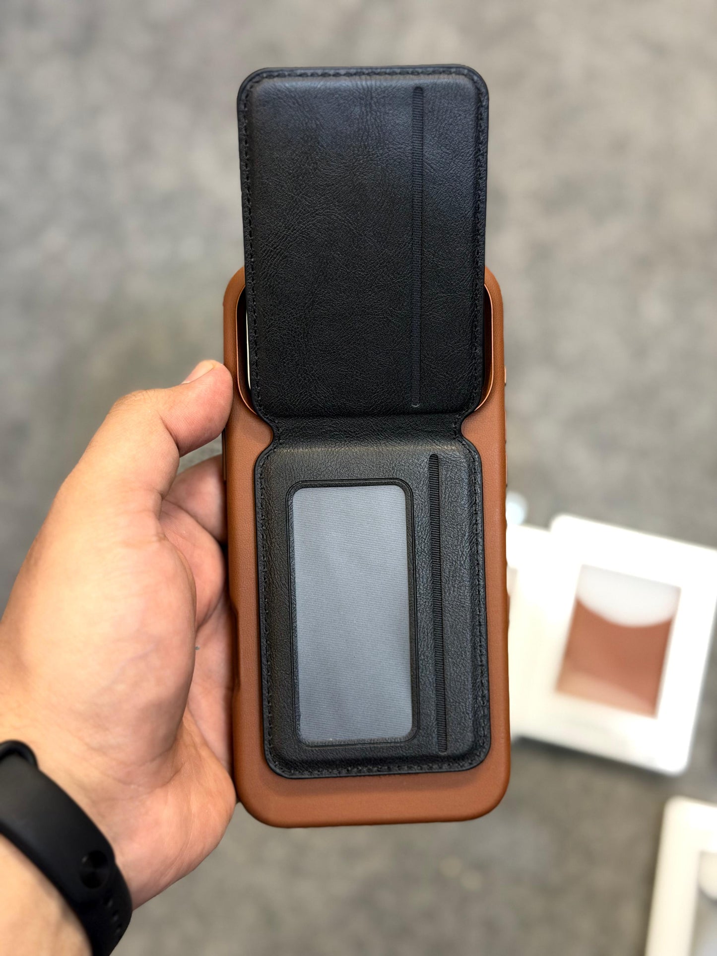 Flip Leather MagSafe Wallet with Stand