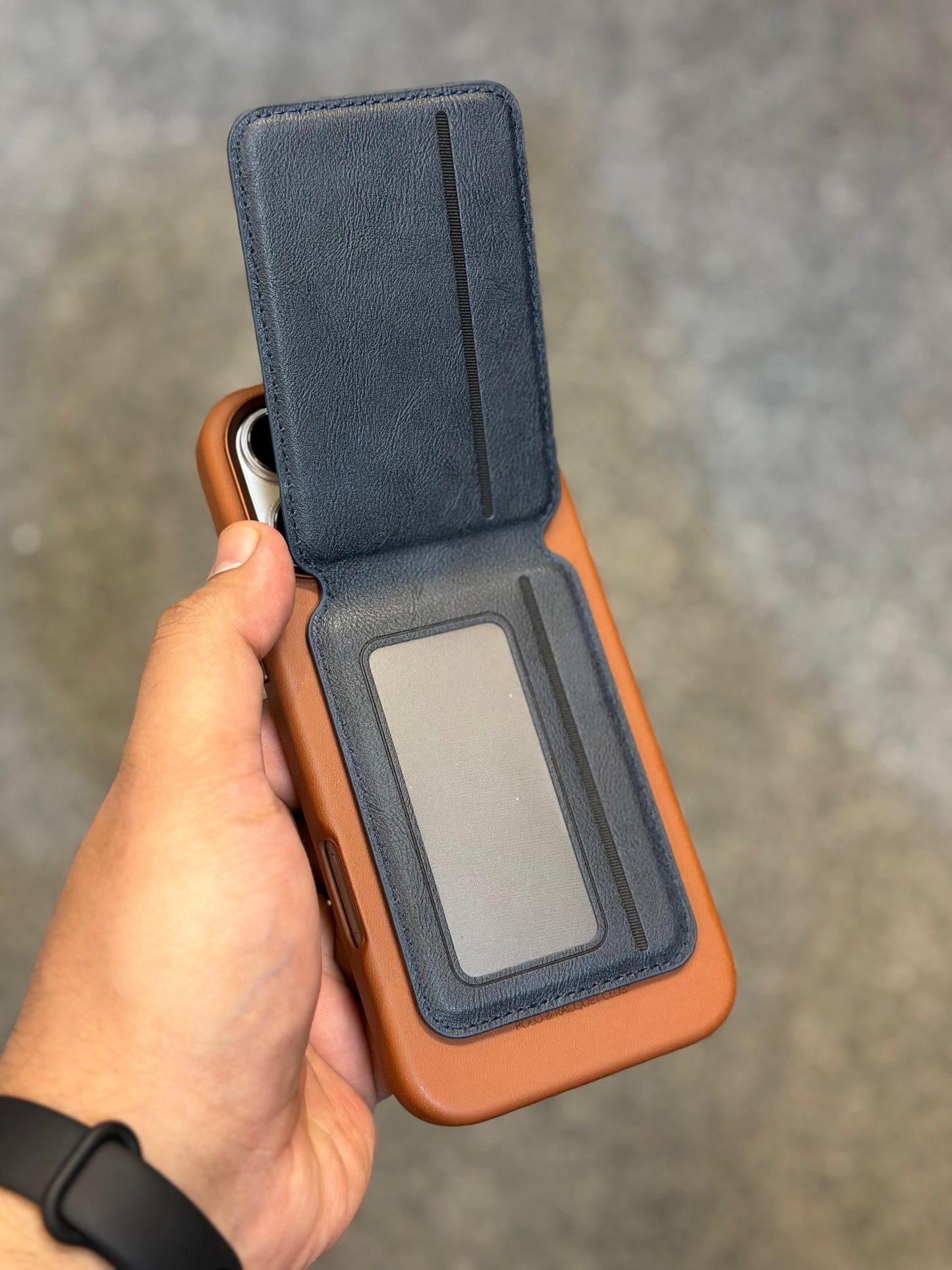 Flip Leather MagSafe Wallet with Stand