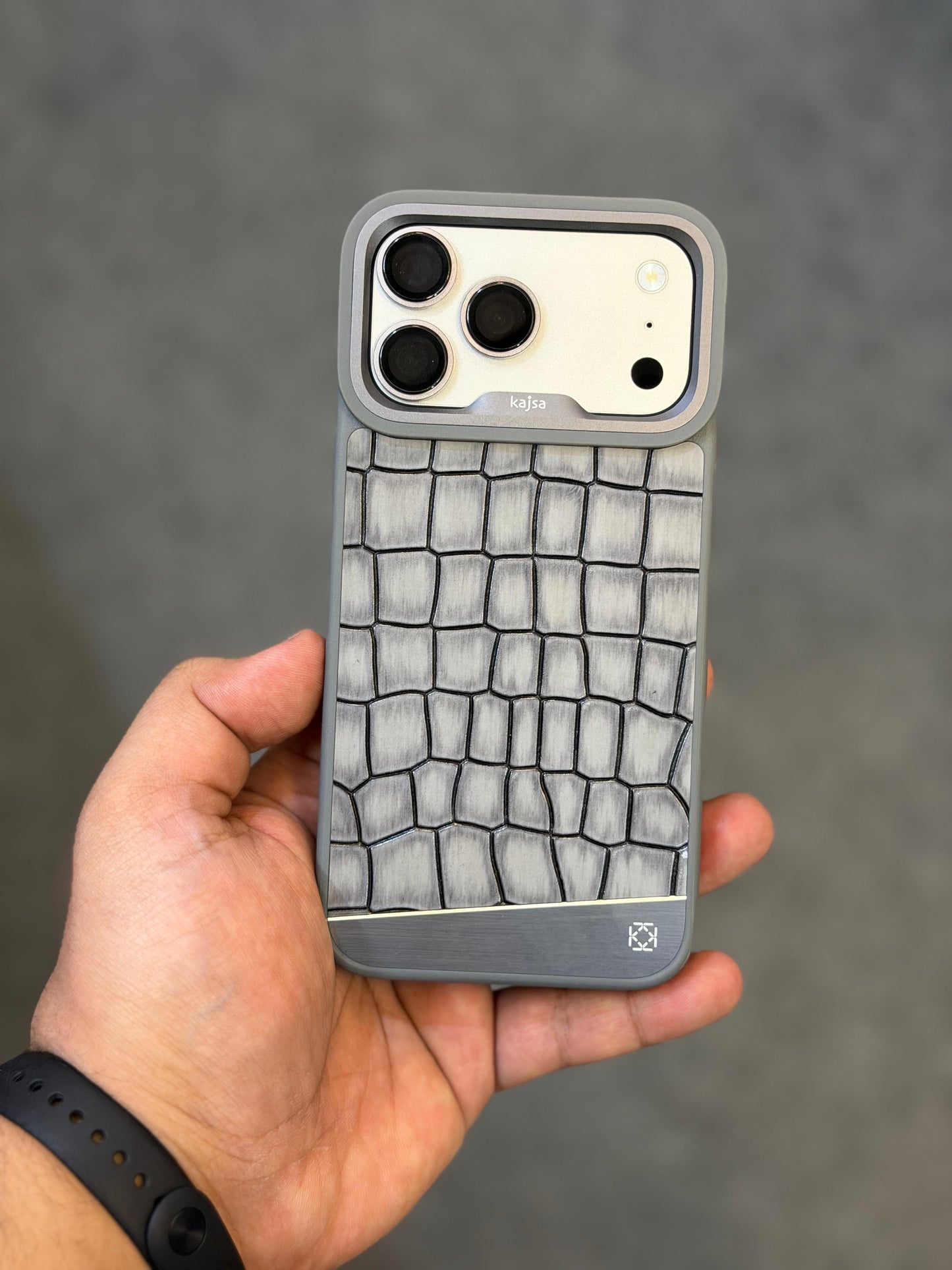 Kajsa Premium Leather Range 17 Pro Max